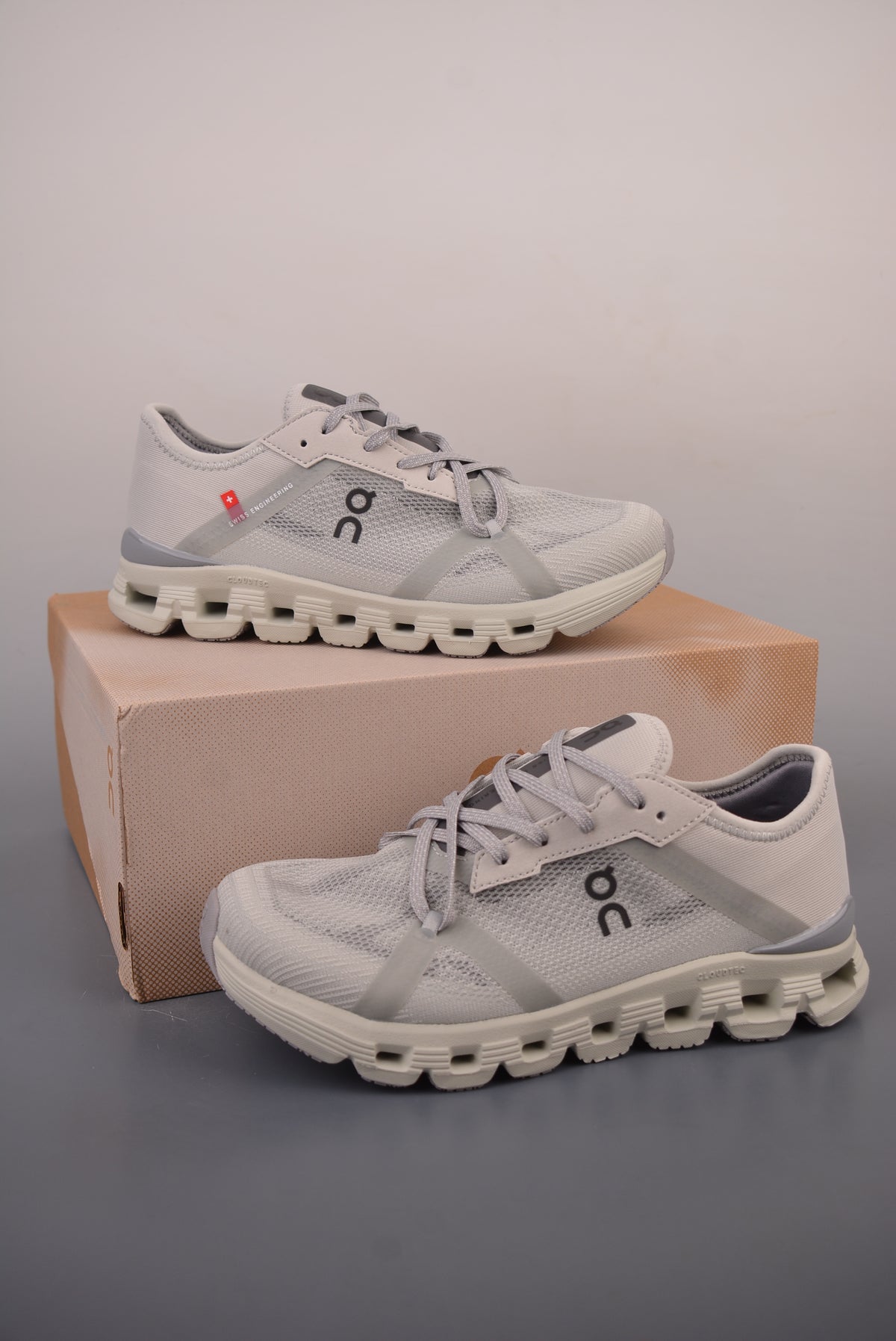 On Running Cloud X 4 AD "Wolf / Alloy" 3WF10173290