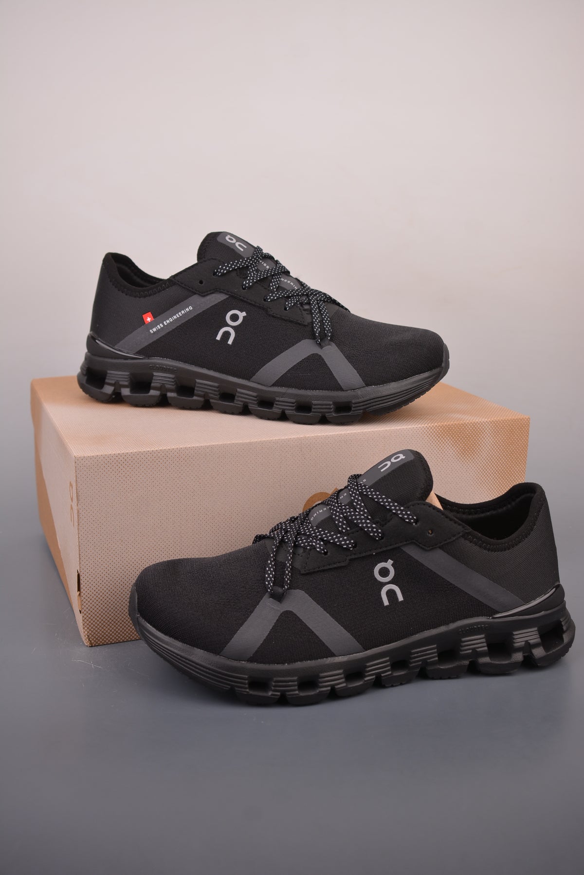 On Running Cloud X4 AD "Black / Black" 3WF10260106